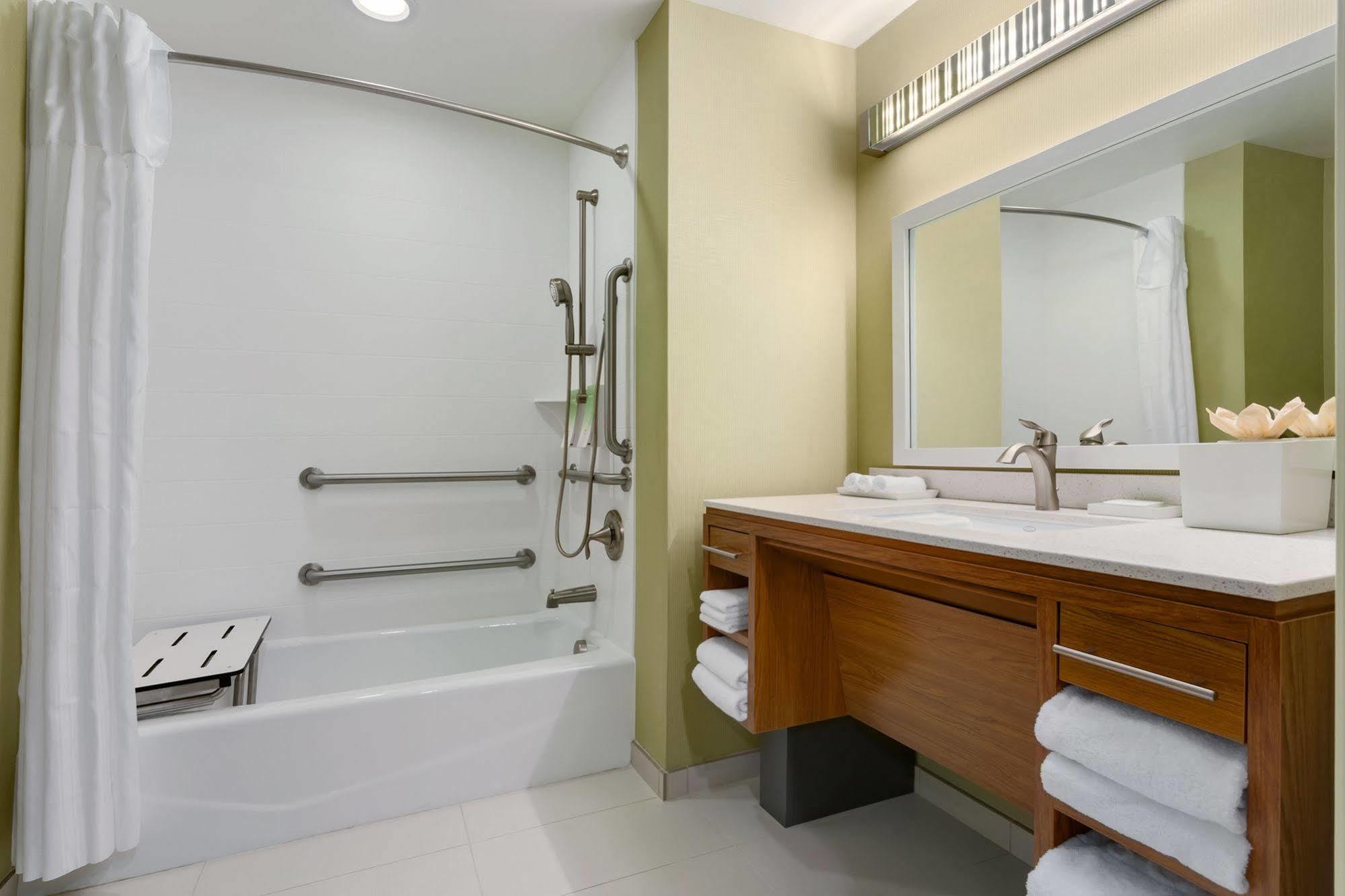 Hotel Home2 By Hilton Dallas Addison