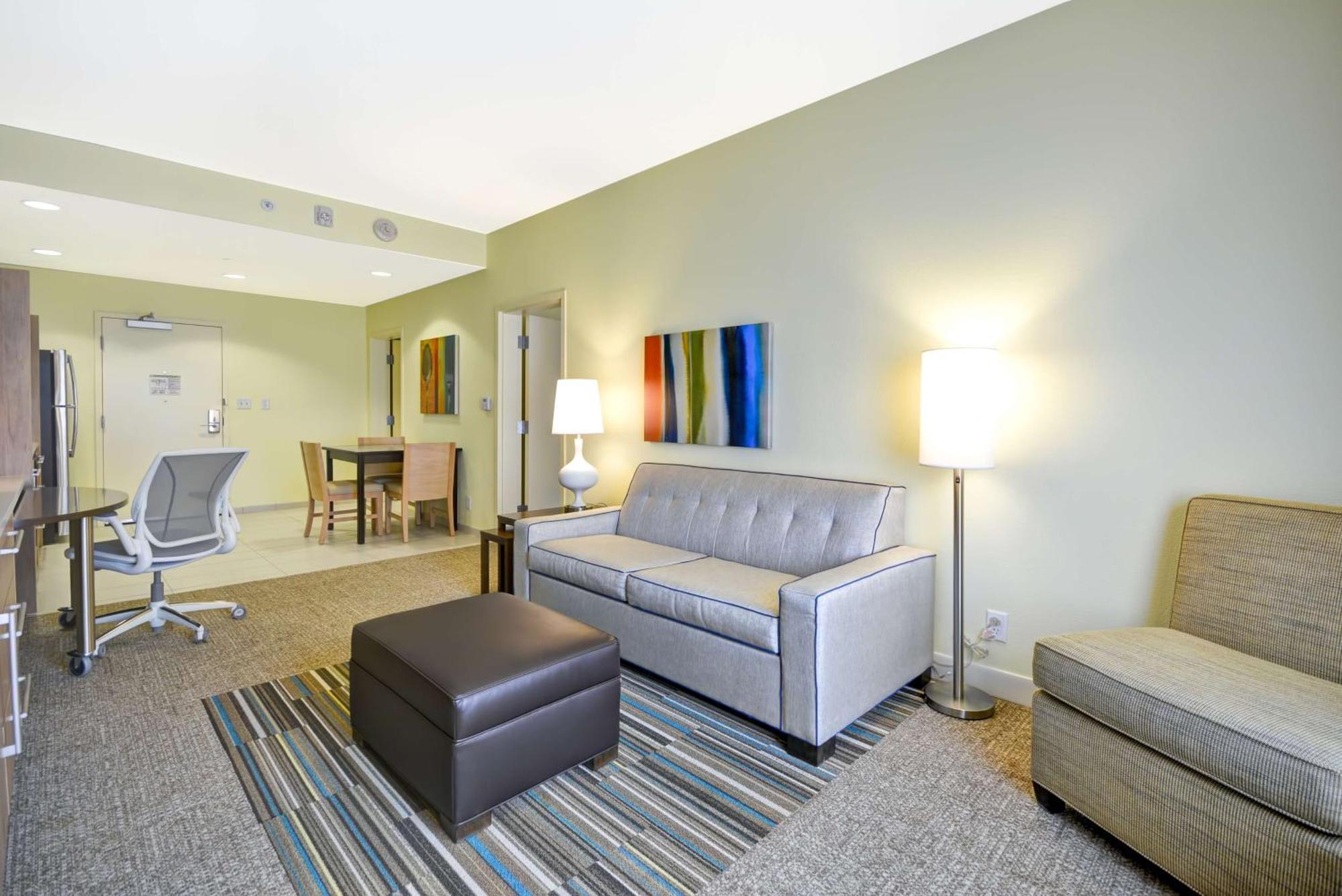 Home2 By Hilton Dallas Hotel 3*