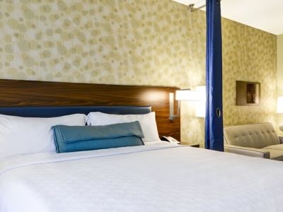 Hotel Home2 By Hilton Dallas